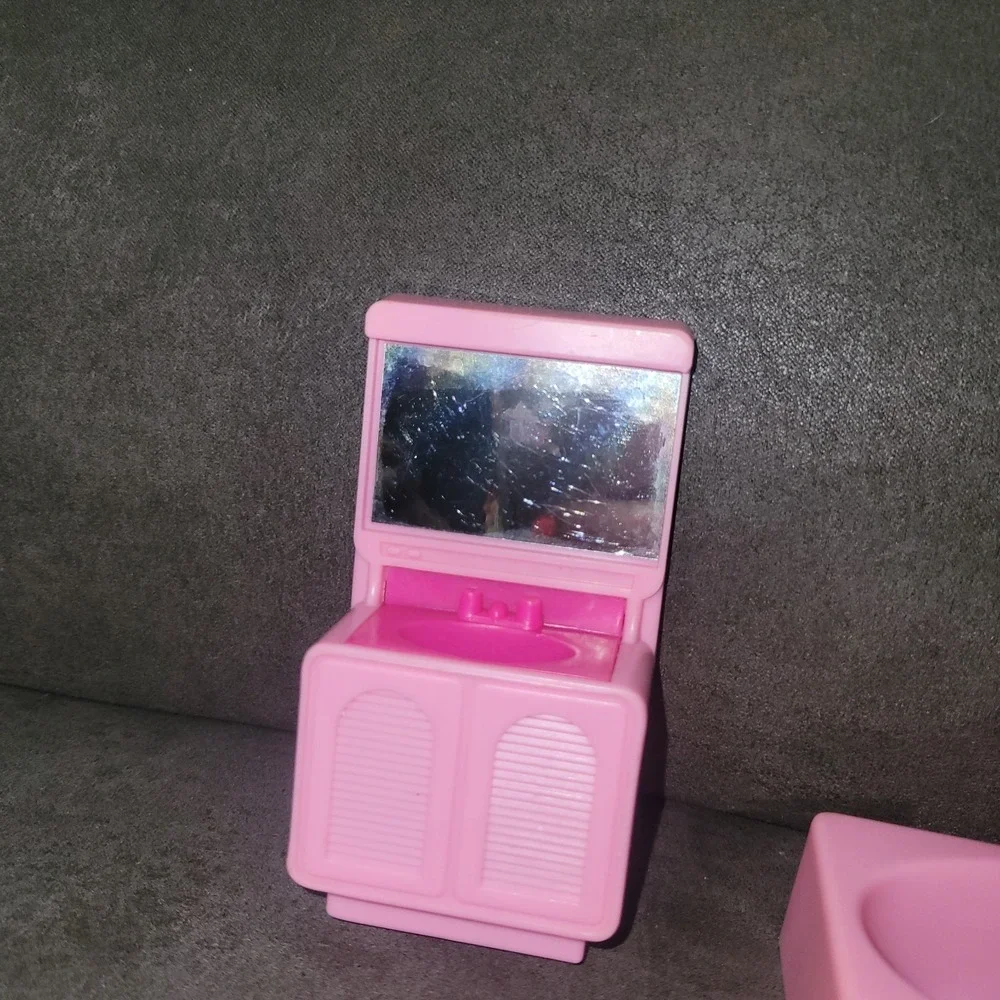 Arco Vintage Pink & Hot Pink Plastic Bathroom Vanity Dollhouse Furniture Lot